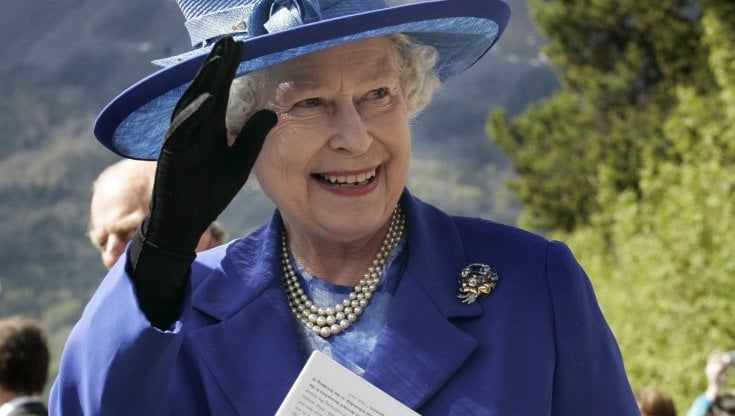 Queen Elizabeth e i Savoia. Non abbiamo un Limonov 