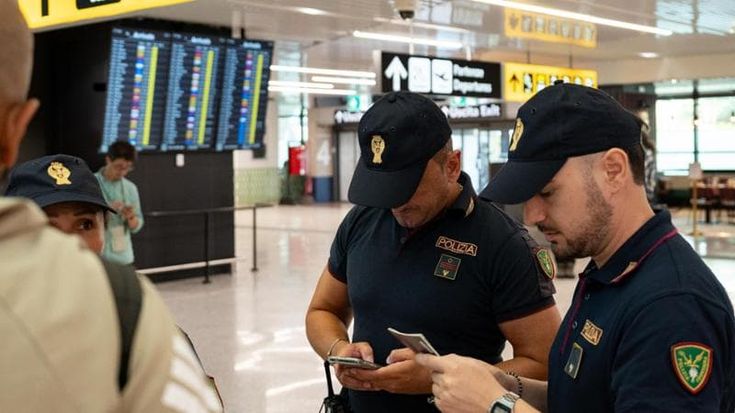Attese e controlli multipli per chi arriva dalla Spagna: “Così si rischia la paralisi”