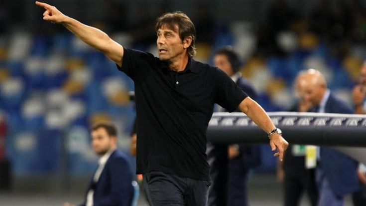 Conte: “Campionato, Napoli dovrà combattere. Non si è mai rivinto e non basta lo scudo sul petto”