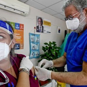 Influenza, a Genova corsa al vaccino, tutto prenotato fino a novembre 