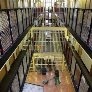 Gb: morto in carcere italiano che uccise poliziotto