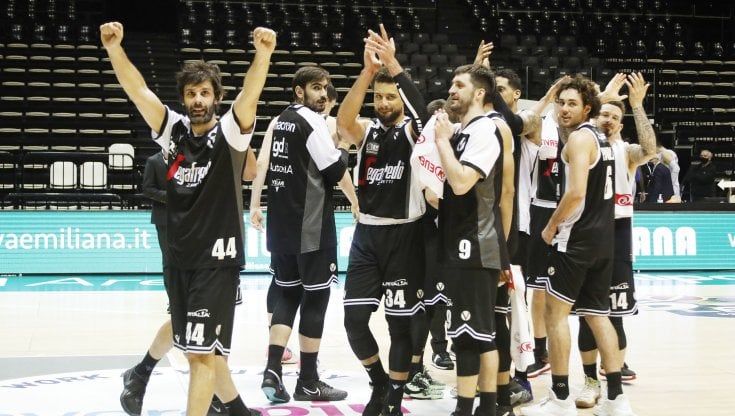 Basket, Serie A: Milano sa solo vincere, Venezia ko. Alla Virtus il derby di Bologna