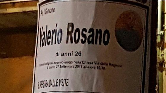 Adrano, decide di collaborare con la giustizia. Paese tappezzato con i suoi necrologi