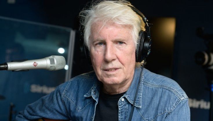Spotify, anche Graham Nash ritira la sua musica per protesta contro il podcast No vax 