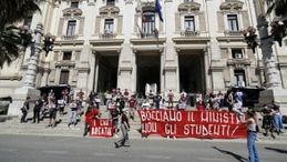 Maturità, l'ultima carta del ministero: in commissione anche docenti universitari