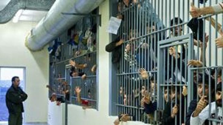 Carceri, condizioni inumane: c’è o no un limite al potere di punire? La decisione della Consulta