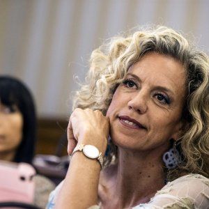 Parlamento Ue: "L'Italia dica sì ai matrimoni gay"