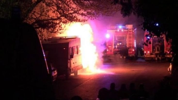 “A noi gli sfratti e a loro date una casa”: il quartiere caduto nell’abisso dell’odio
