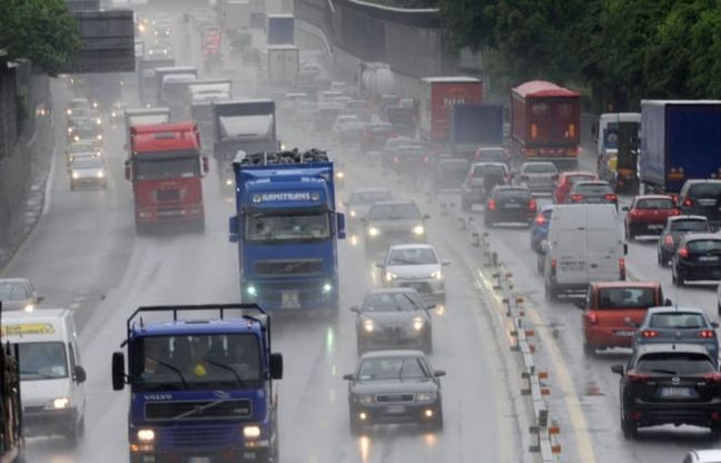 Ford, i fari si regolano con il meteo