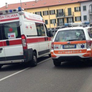 Brescia, bimba di un anno esce dal giardino e gattona fino alla strada: travolta, è gravissima
