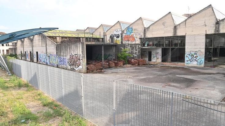 Isia rinuncia, l’Università va al Meccanotessile. La rettrice: “Per noi un’area strategica”