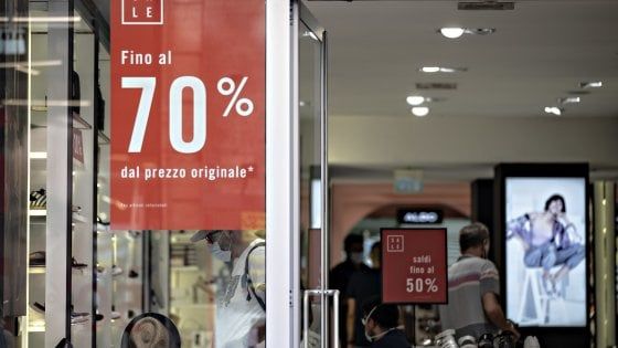 Primo week-end di saldi in Emilia Romagna: calo del 30% sul 2019