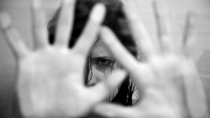 Dall’abolizione del delitto d’onore al codice rosso. Ecco tutte le leggi a tutela delle donne