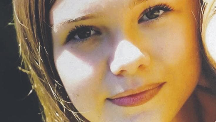 “Aurora l’ho lanciata giù dal balcone”. L’ex confessa in aula. La mamma della tredicenne: “E’ tardi”