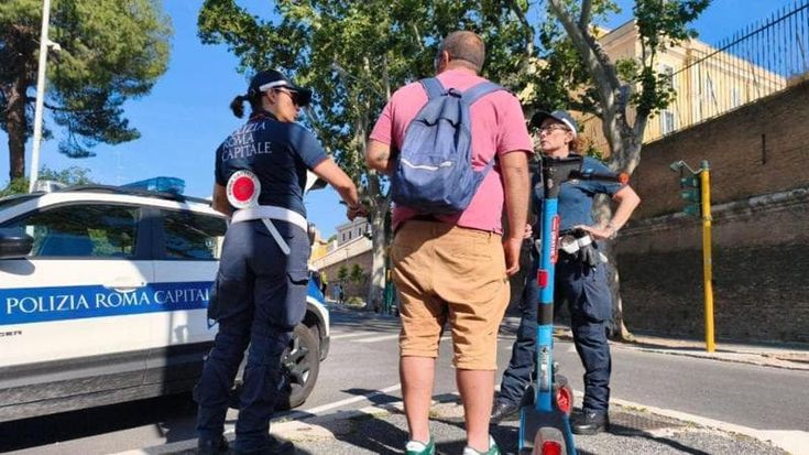 In monopattino senza casco e senza assicurazione, contestate seimila violazioni in tre mesi