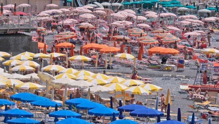 Concessioni, durata incerta: i bagni riaprono il primo maggio, ma gli investimenti restano sospesi