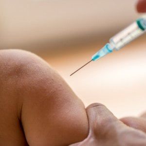 Vaccini, i consigli dei pediatri per proteggere i bambini