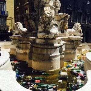 Napoli, arriva una recinzione per la fontana di Monteoliveto