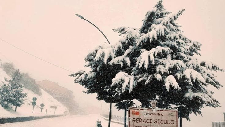 Neve sulle Madonie, disagi nella circolazione ma gli impianti restano chiusi