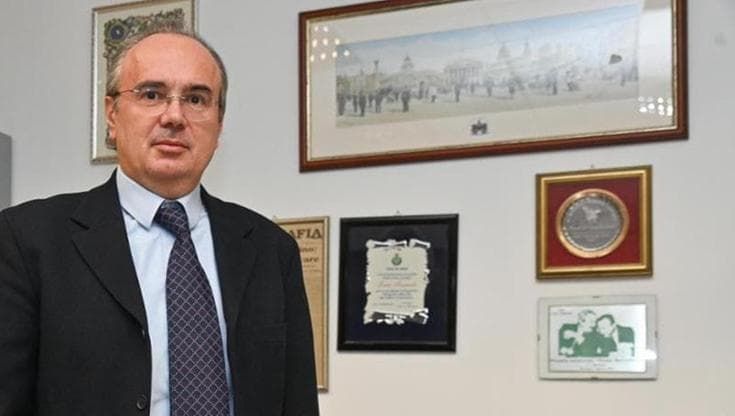 Proiettile ritrovato al Municipio di Fasano, prima dell’incontro con il procuratore Luca Tescaroli