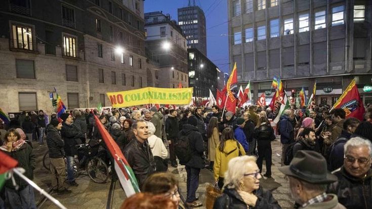 Guerra in Medio Oriente, tensioni tra gruppi di esuli iraniani alla manifestazione per la pace