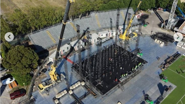 Vasco Rossi, le prime immagini del palco di Rimini: “Sua Maestà inizia a prendere forma!”