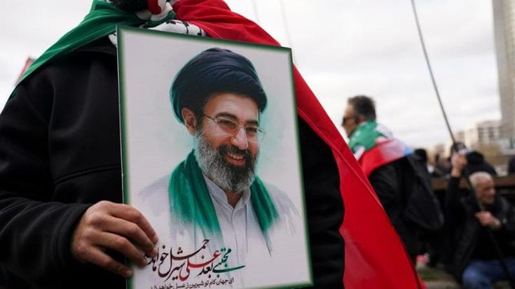 “Mojtaba Khamenei portato a Mosca”. Il no comment del Cremlino