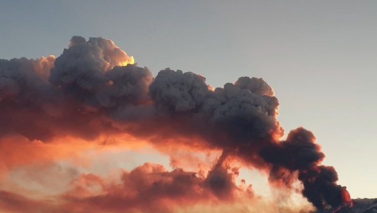 Nelle mani di una maga: così si convive con i capricci dell'Etna