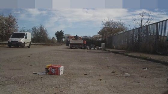 Bari, diecimila euro in 10 giorni: il Comune incassa le multe degli sporcaccioni