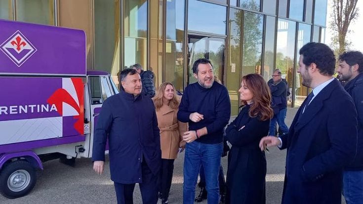 Firenze, l’editto di Salvini dal Viola Park: “Meglio non iniziare i lavori al Franchi. Va trovata un’altra area dove far fare alla Fiorentina lo stadio nuovo di proprietà. Io a disposizione”