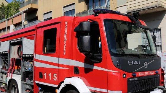 Bitonto, accende la lampada votiva per il marito defunto: 84enne muore soffocata nell'incendio
