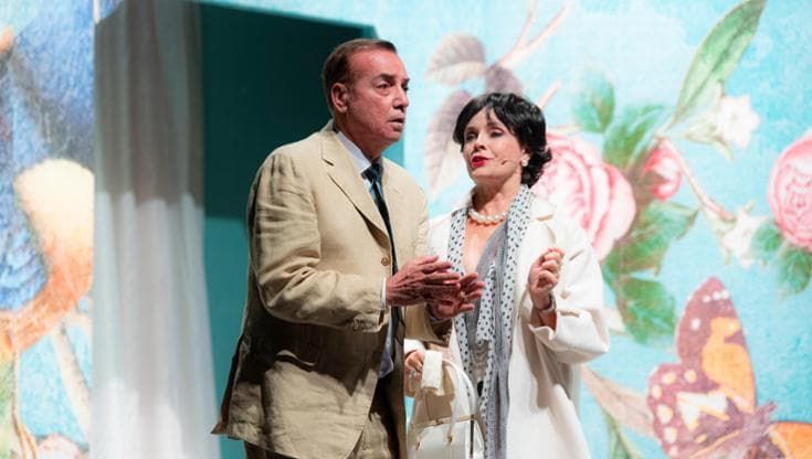 “Il vedovo”, Massimo Ghini riporta in scena la commedia all’italiana