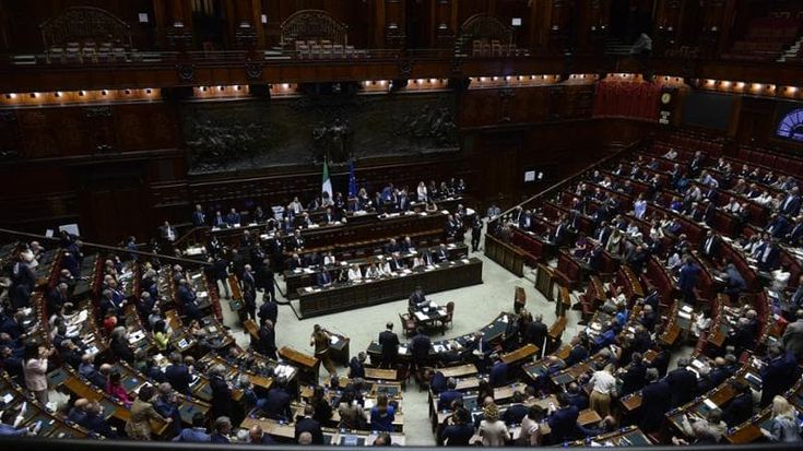Scheda senza il nome del premier, la destra apre sulla legge elettorale