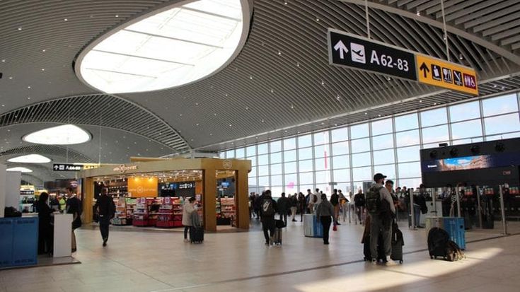 Aeroporti, doppio record storico per l’Italia: 219 milioni di passeggeri (2024). Boom delle merci