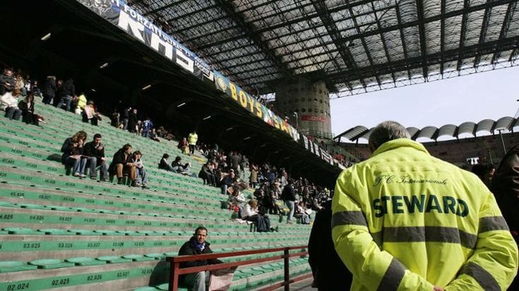 Il caporalato sugli spalti: anche gli steward di San Siro nelle carte sullo sfruttamento
