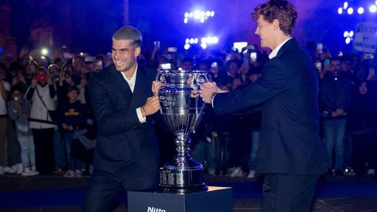 Torino già pazza per il tennis, in quattromila ad applaudire i primi palleggi tra Sinner e Alcaraz