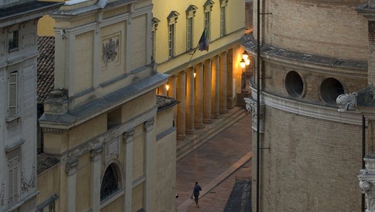 Se a Bologna fanno gola i quattrini parmigiani: una riflessione sull'unione teatrale 