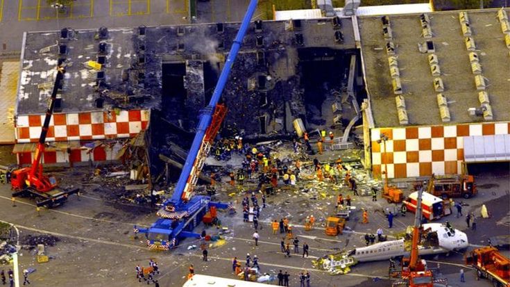 Strage di Linate, 25 anni fa il disastro aereo che provocò 118 morti: oggi il ricordo delle vittime