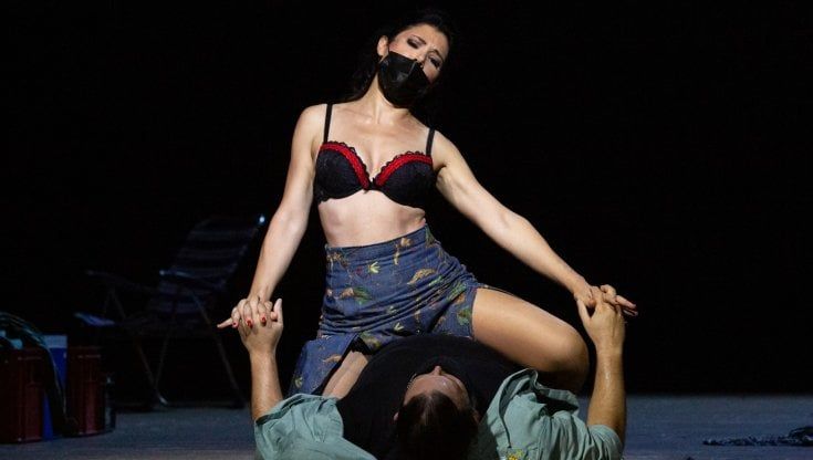 Il Teatro Massimo riparte con la “Carmen” anarchica e violenta