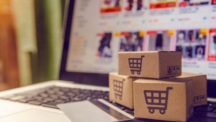 Black Friday, consumi +14%. Gli smartphone in cima alle preferenze. E per Natale, 157 euro di spesa a testa