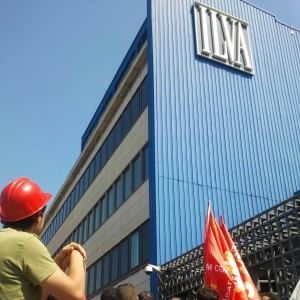 Ilva, accelerazione dal governo. Intesa Sanpaolo d&agrave; ossigeno con 200 milioni