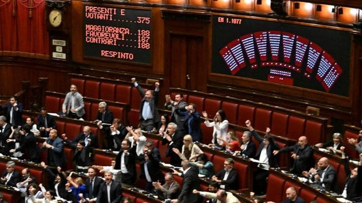 La vera politica è un’altra cosa