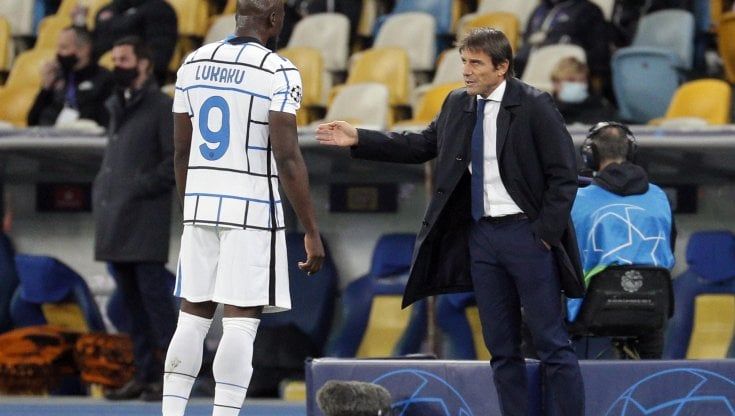 Inter, Conte: "Lukaku ci mancherà. Arbitri? Deve essere il club a farsi sentire"