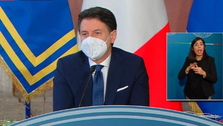 Conte: "Sì a procedure accelerate sul Recovery". Esclude l'obbligo di vaccino. E sulla verifica: "Se verrà meno la fiducia di un partito, andrò in Parlamento"