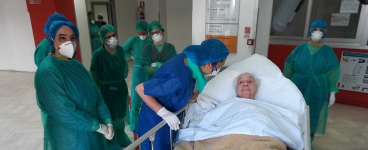 Coronavirus, a Messina guarita paziente centenaria: è festa al Policlinico 
