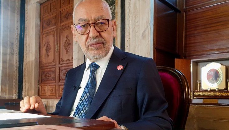 Tunisia, malore per Gannouchi, il leader del Parlamento al centro della sfida politica