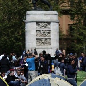 Corteo, il giorno dopo gli scontri: "Vogliamo notizie sui 5 arrestati"