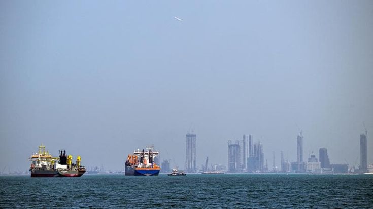 “Hormuz non riaprirà prima di due mesi”. La funesta previsione delle Intelligenze artificiali
