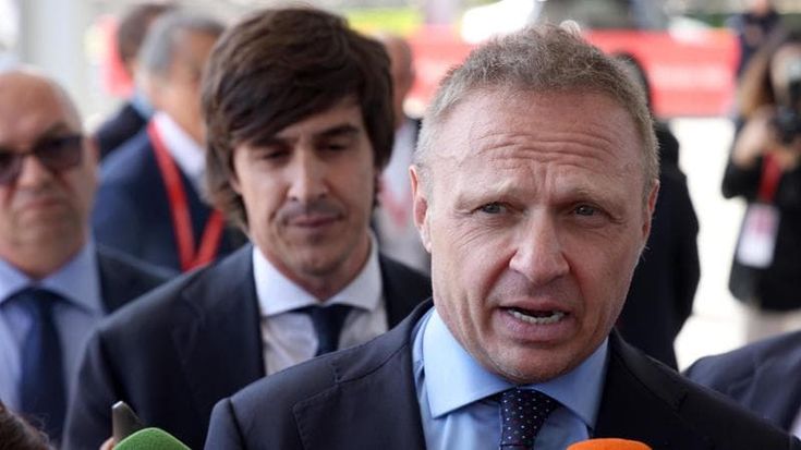 Meloni fa autosospendere il portavoce di Lollobrigida alla vigilia del voto. Signorelli: “Non ricordo”. Il ministro: “Certo che sia distante da quella conversazione”