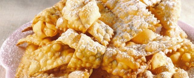 Frappe, castagnole & co: 16 ricette per un dolcissimo Carnevale 